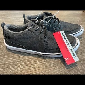 Youth size 5 boys Under Armour